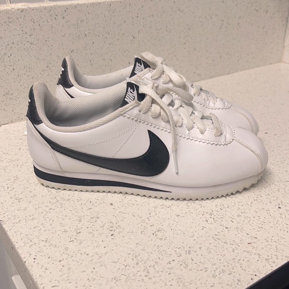 Nike Cortez (black and white)